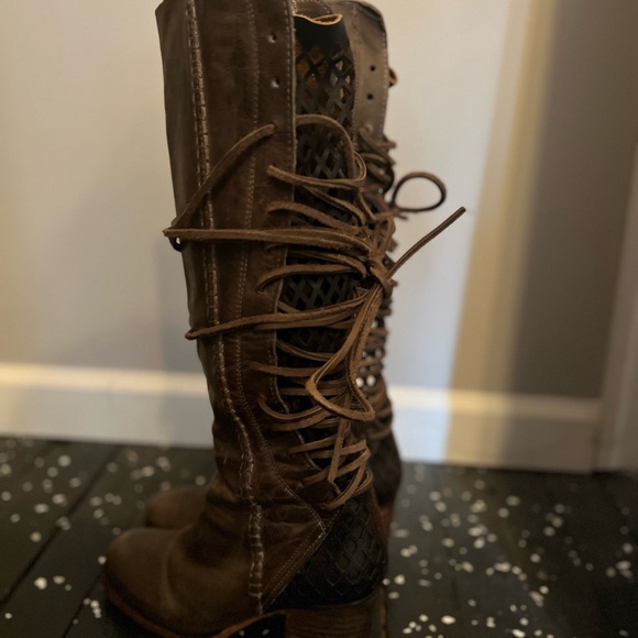 Size 6 FreeBird Carver Boot Handmade Leather Excellent Condition! $300 - Picture 6 of 8